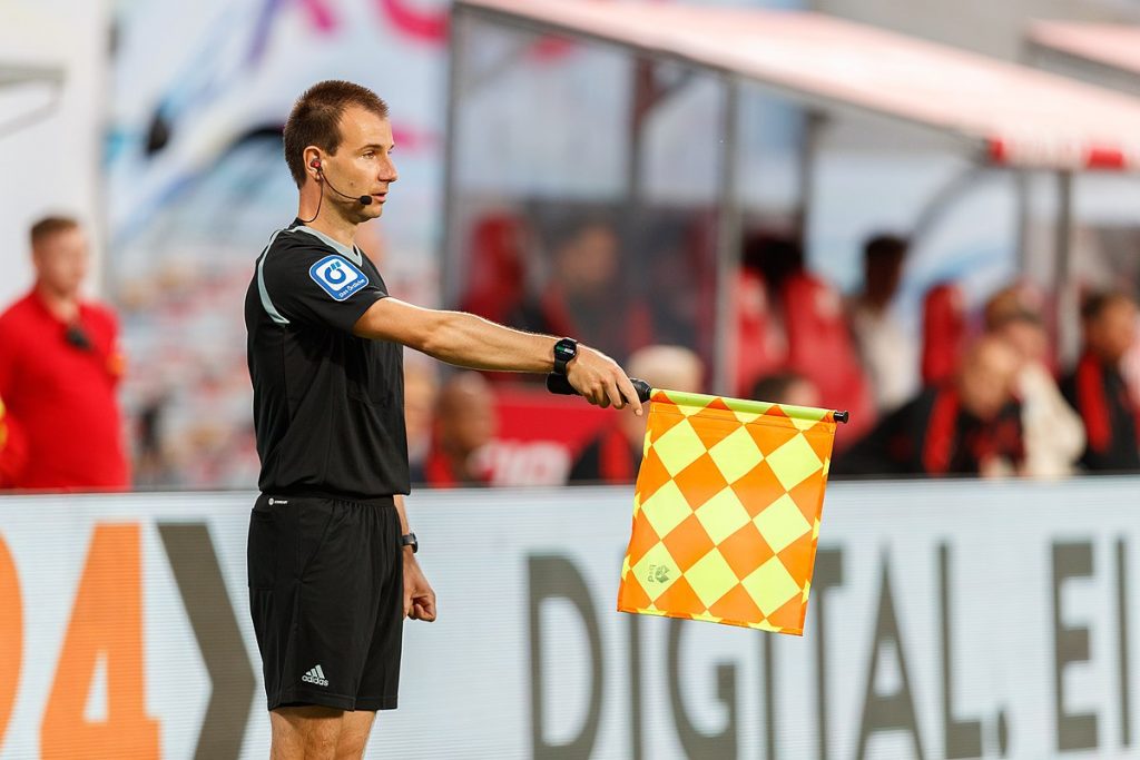 Règles du hors-jeu au football